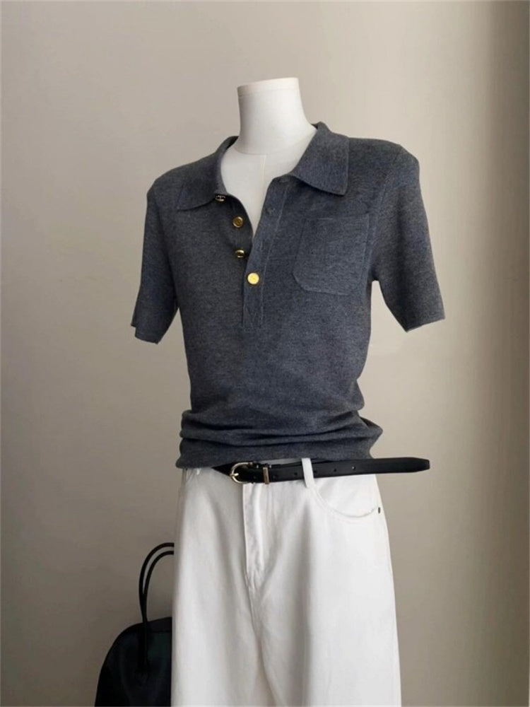 Polo gris corto para mujer, tejido fresco, estilo entallado y hombros estructurados