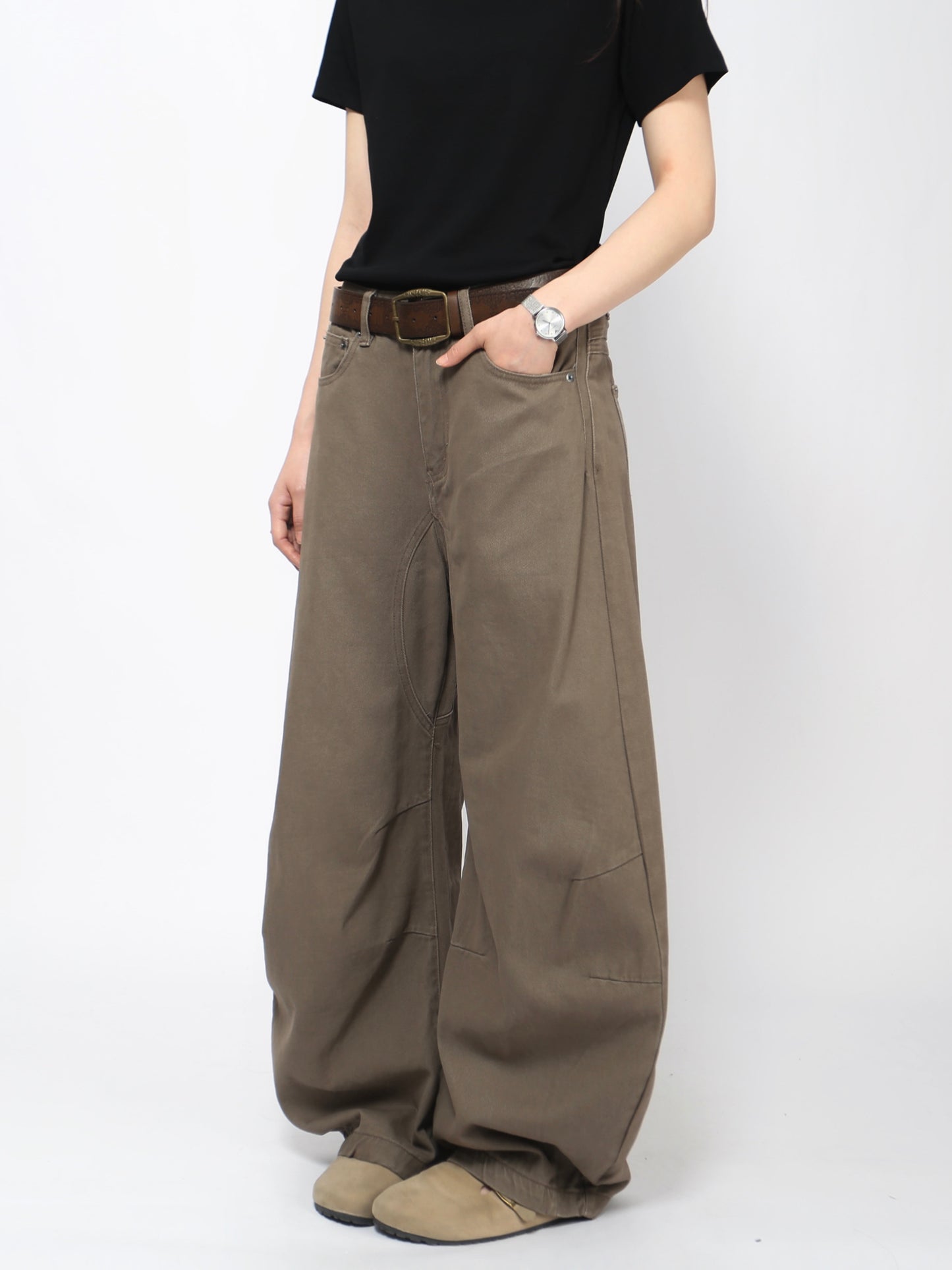 Pantalones vaqueros anchos estilo urbano, corte curvo y efecto arrugado