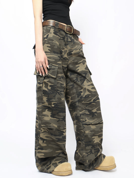 Pantalones cargo unisex camuflaje vintage lavado, corte ancho y múltiples bolsillos