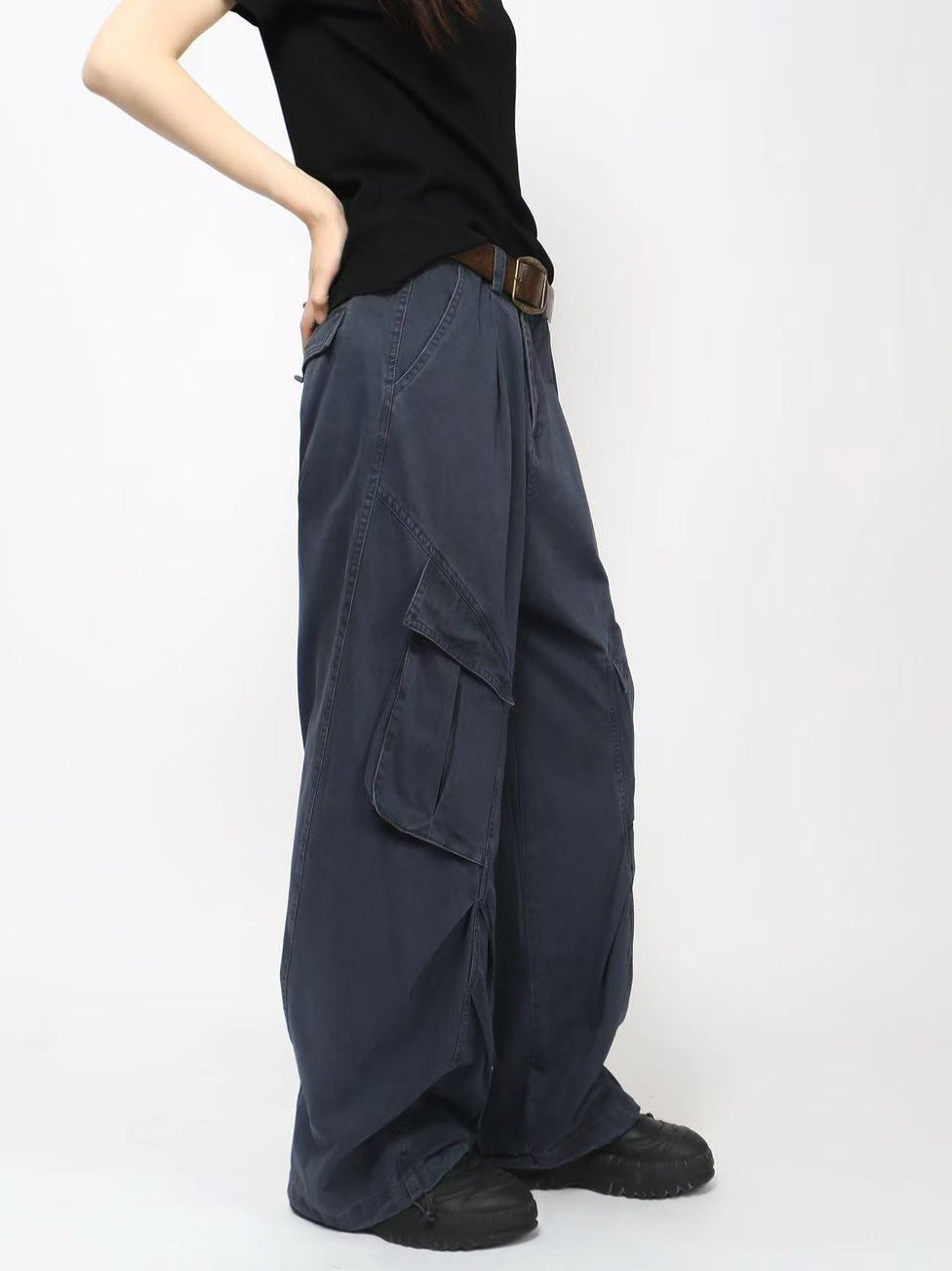 Pantalón unisex tipo cargo de pernera ancha, estilo retro y largo arrastrado