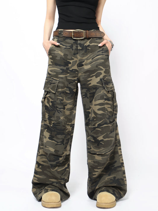Pantalones cargo unisex camuflaje vintage lavado, corte ancho y múltiples bolsillos