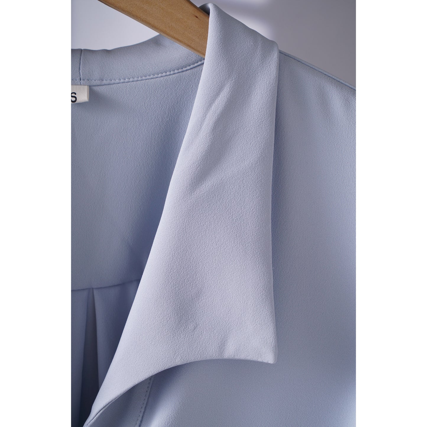 Camisa lisa con cuello vuelto y manga corta, estilo sencillo para mujer