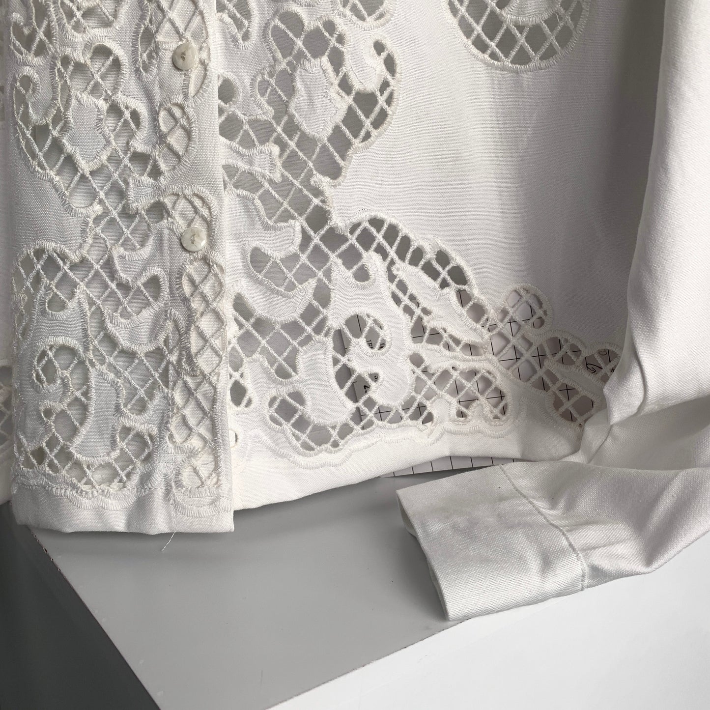 Camisa básica para mujer, sin elástico, cuello clásico y manga larga